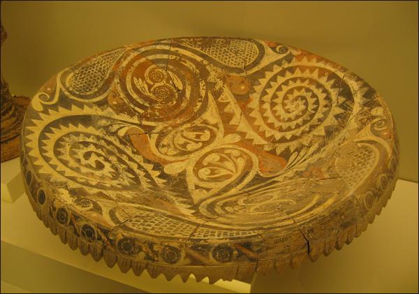 A clay fruit stand, top view